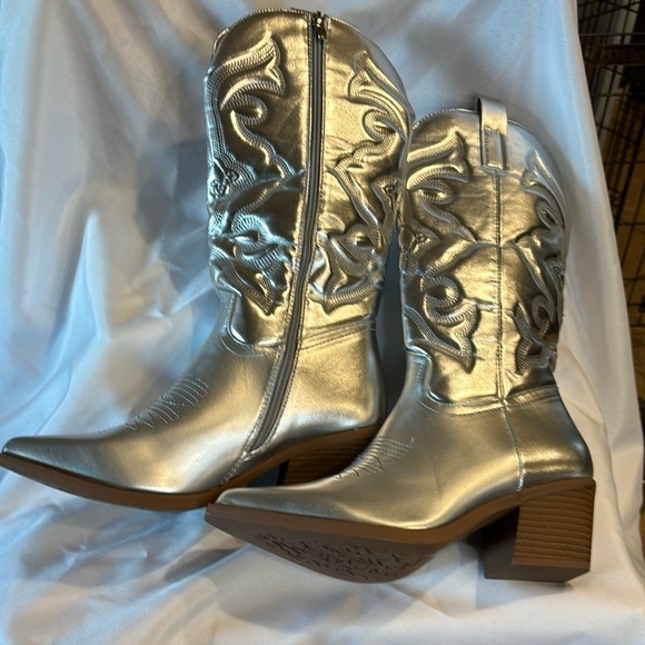 Shoes - Shiny Silver zip up boots New with tags